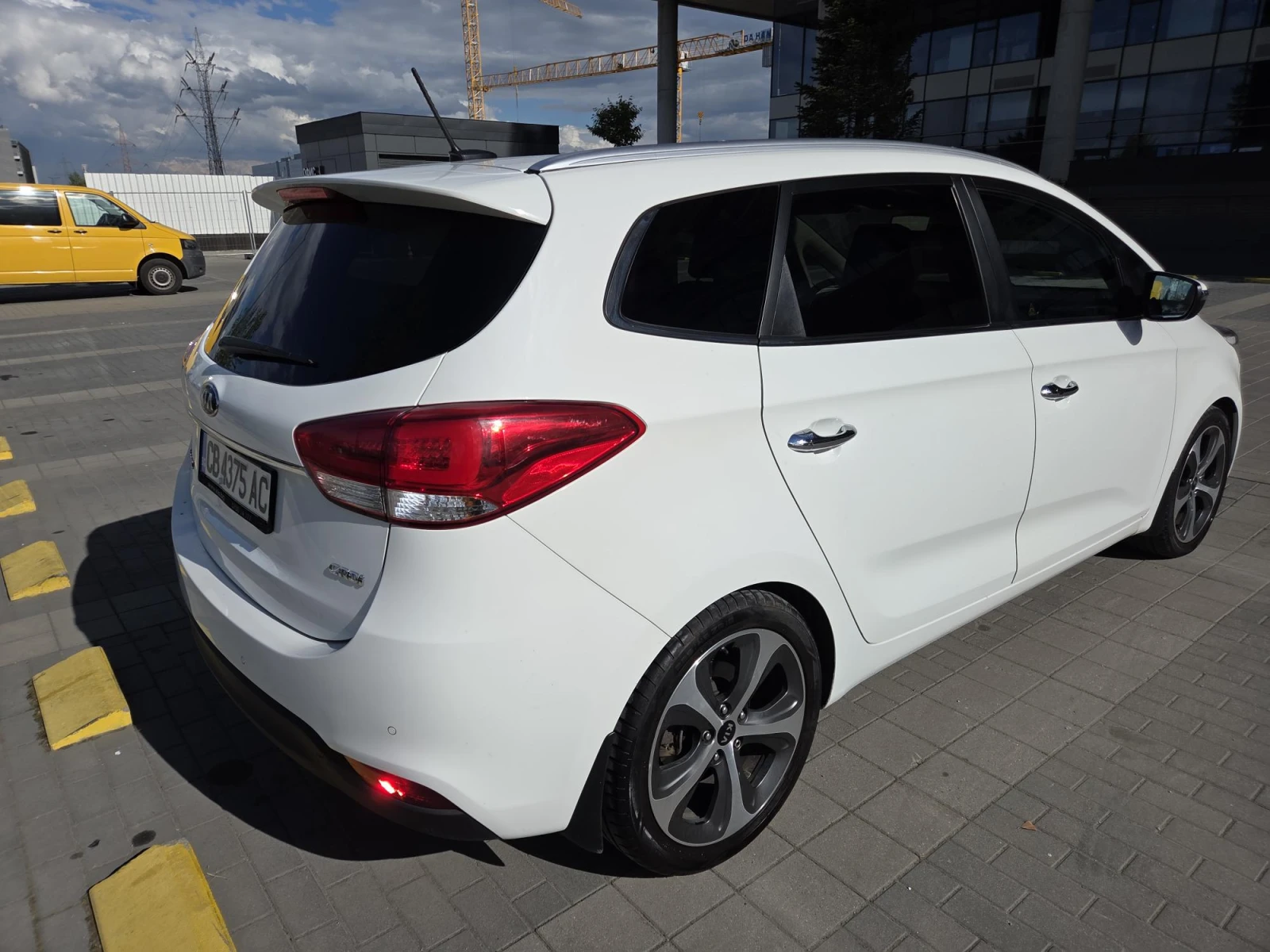 Kia Carens, снимка 2 - Автомобили и джипове - 55032928