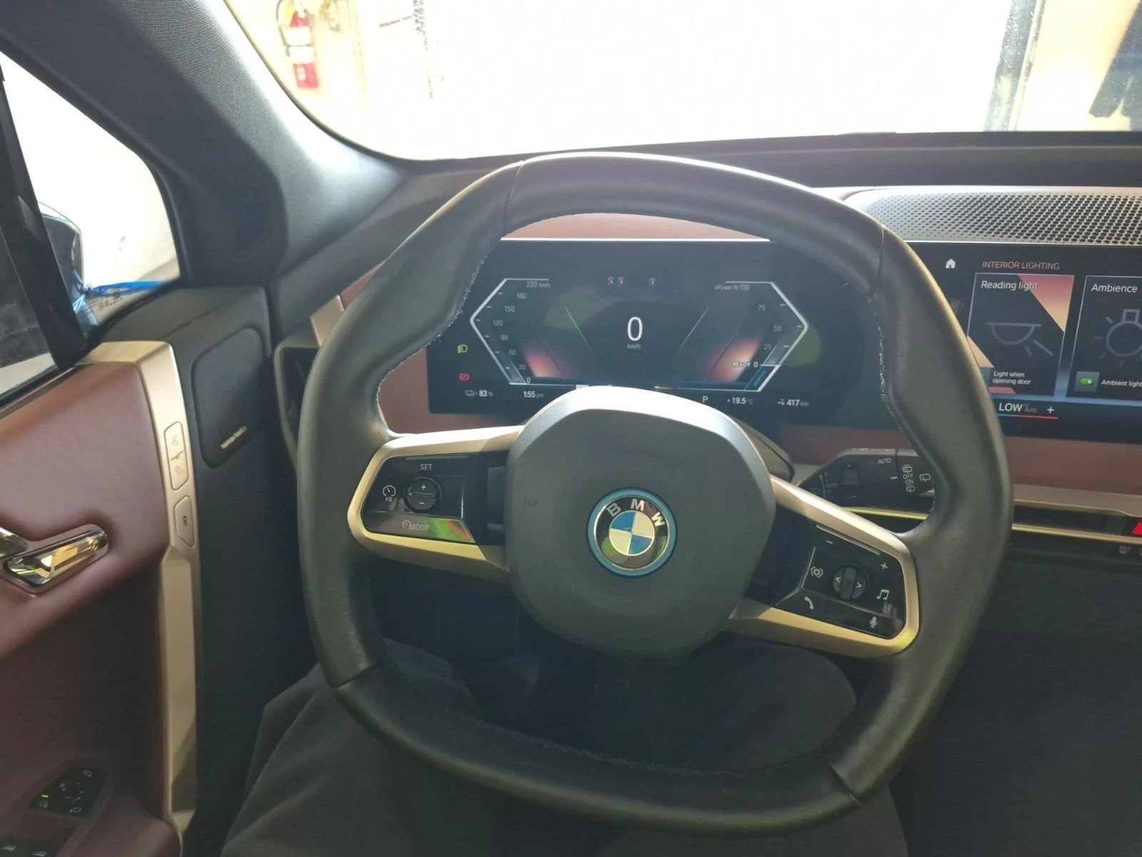 BMW iX M-pkg* 360* Pano* Hud* H&K* Distronic* Soft-close*, снимка 6 - Автомобили и джипове - 55060770