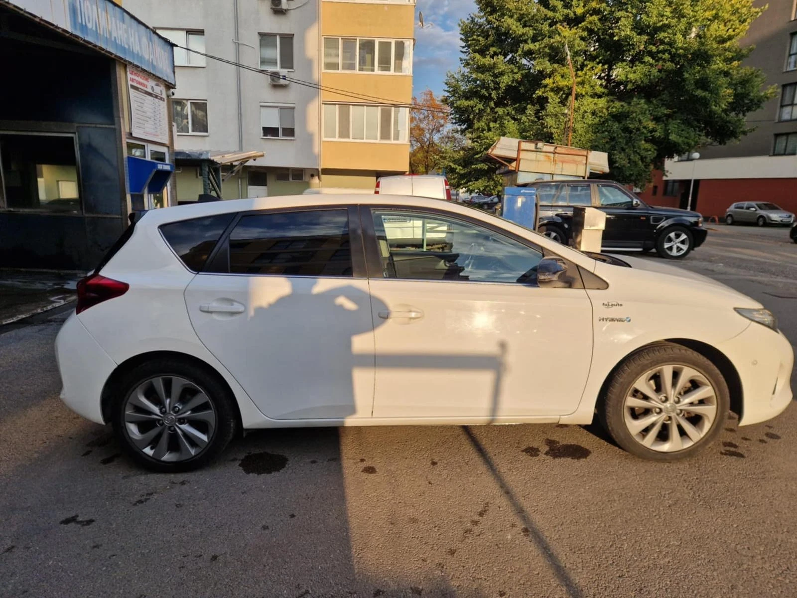 Toyota Auris, снимка 3 - Автомобили и джипове - 55332196