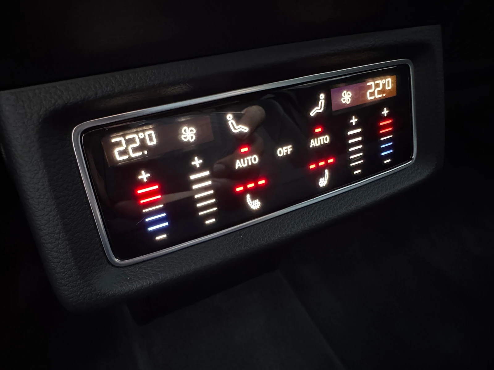 Audi E-Tron 55 SPORTBACK S-LINE PLUS HEAD-UP ПАНОРАМА ПОДГРЕВ, снимка 15 - Автомобили и джипове - 56010741