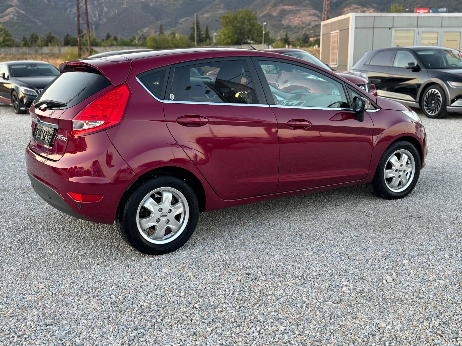 Ford Fiesta 1.6 , снимка 7 - Автомобили и джипове - 56011347