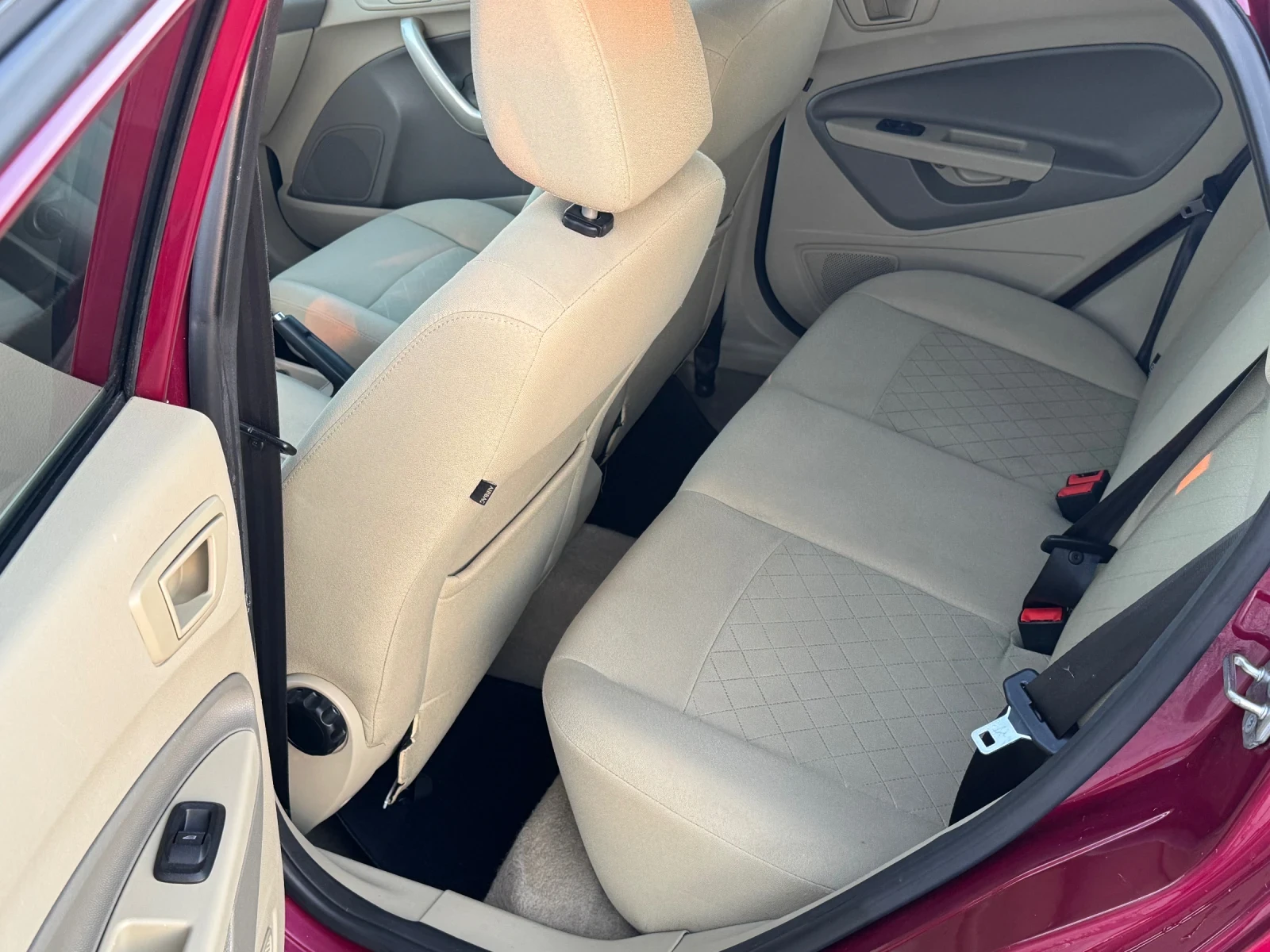 Ford Fiesta 1.6 , снимка 3 - Автомобили и джипове - 56011347