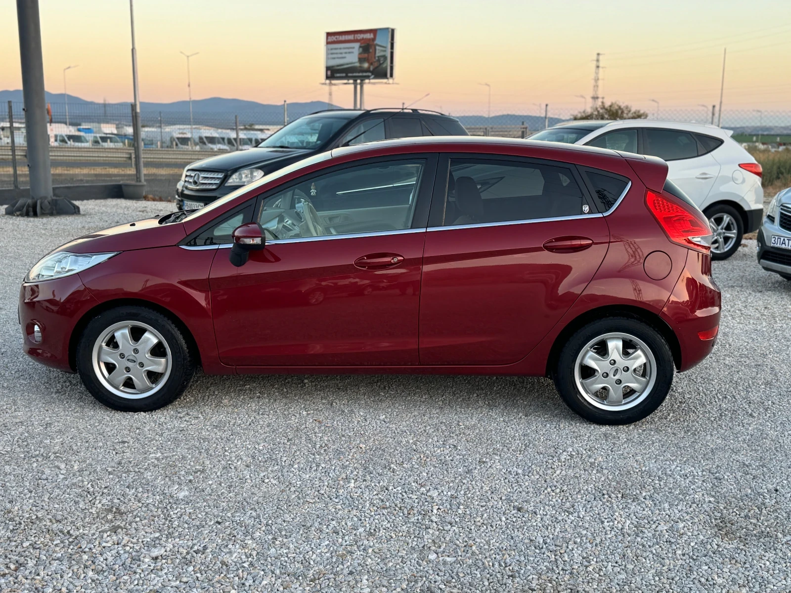 Ford Fiesta 1.6 , снимка 13 - Автомобили и джипове - 56011347