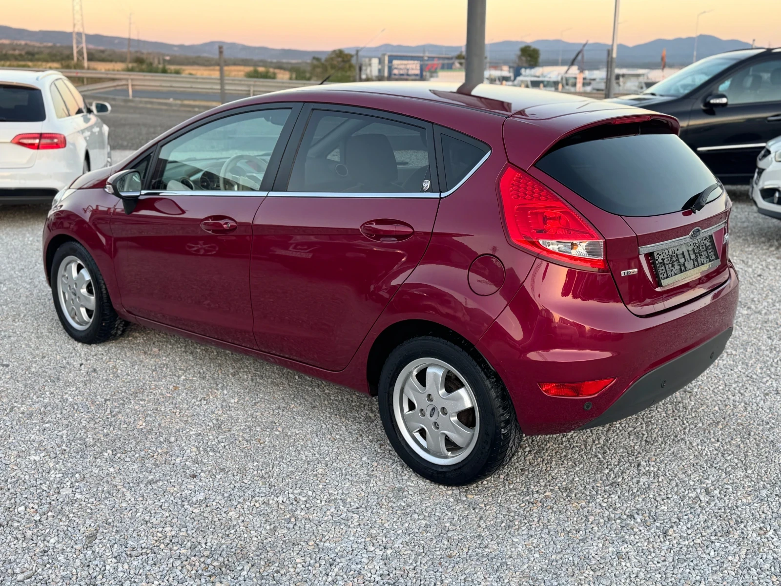 Ford Fiesta 1.6 , снимка 9 - Автомобили и джипове - 56011347