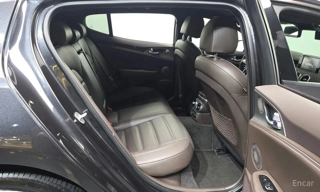 Kia Stinger 3.3 Turbo | АВТОФИНАНСИРАНЕ, снимка 12 - Автомобили и джипове - 56122304