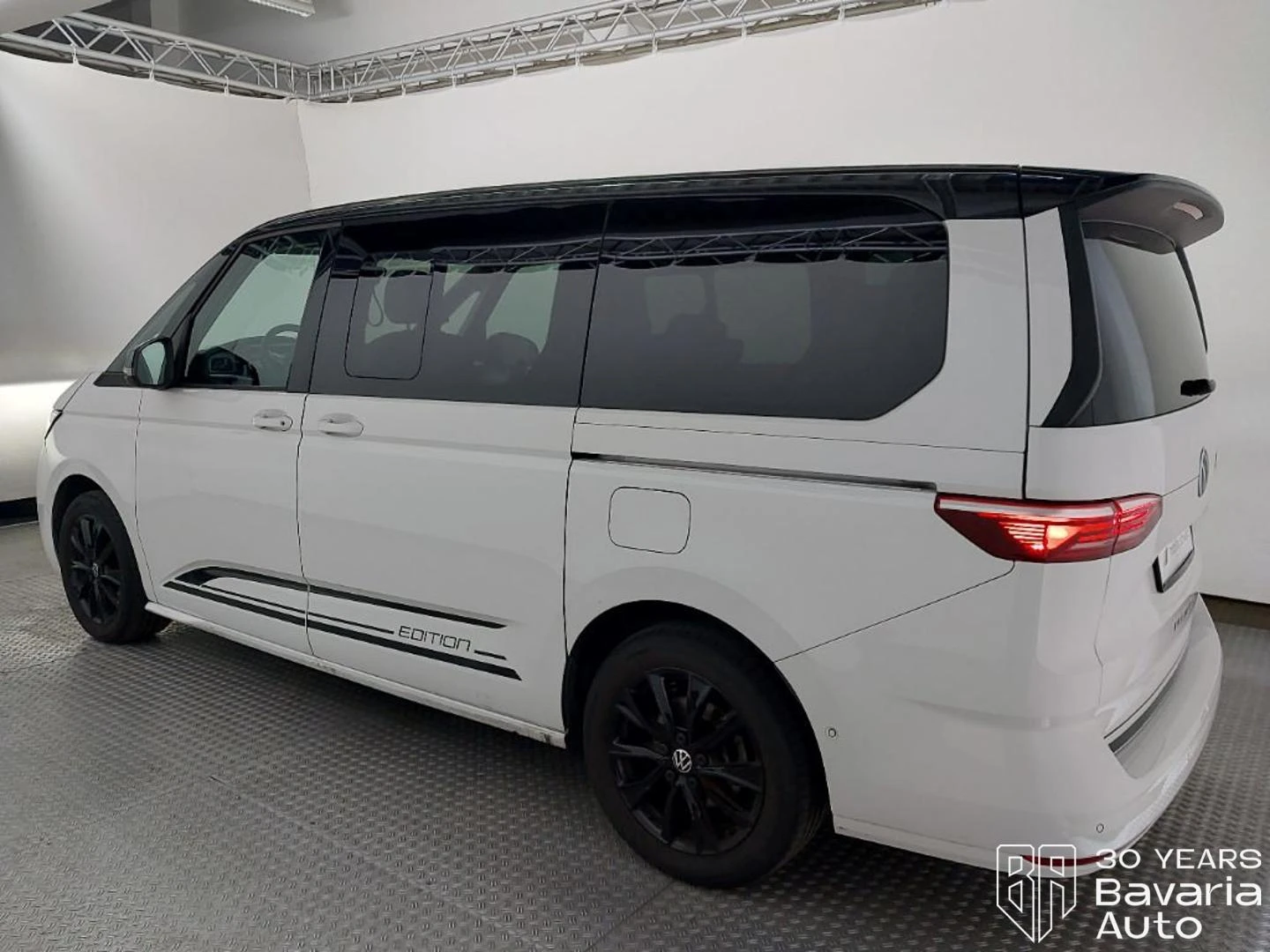 VW Multivan long Edition DSG Easy Open Basic, снимка 2 - Автомобили и джипове - 56135226