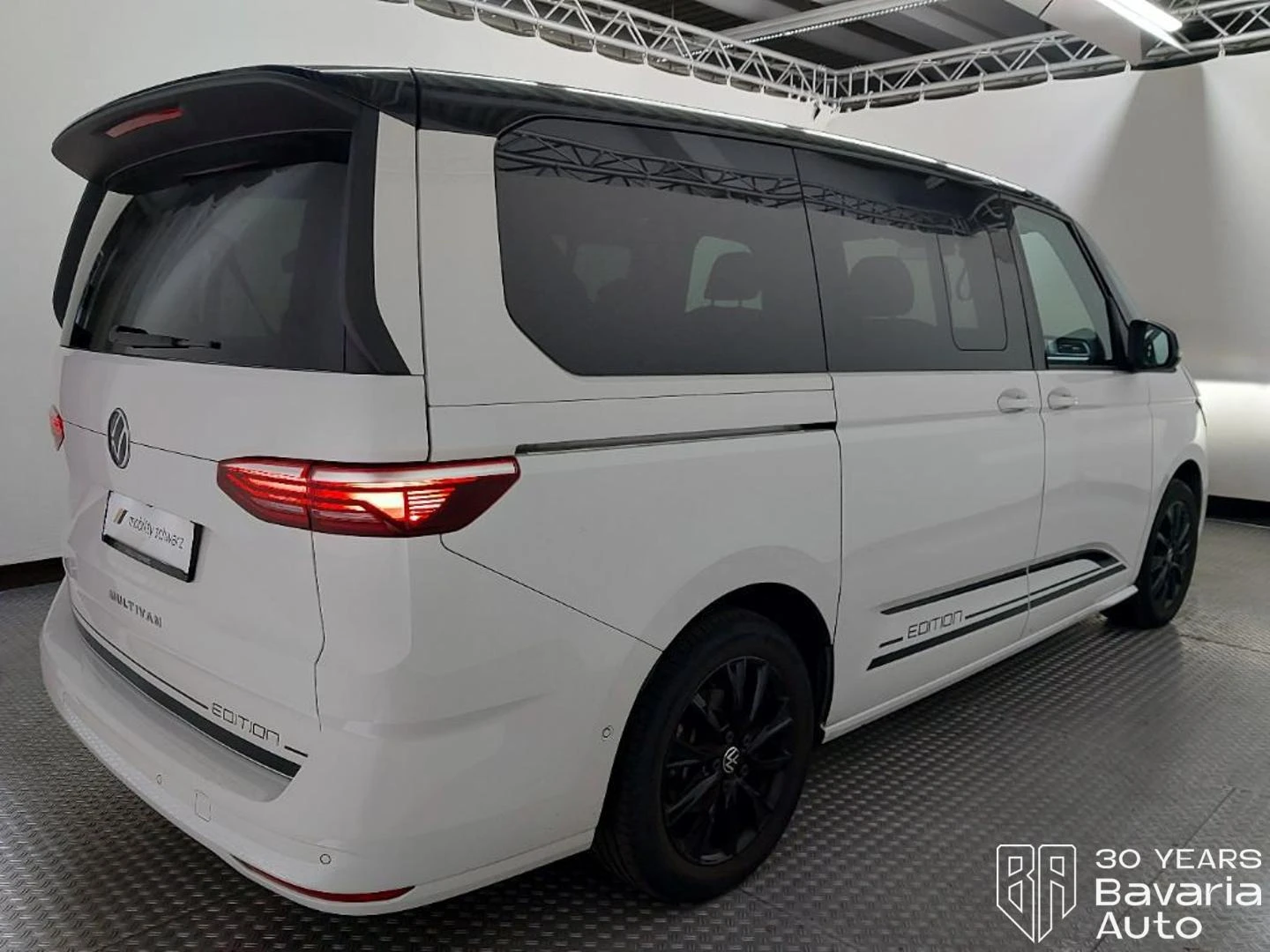 VW Multivan long Edition DSG Easy Open Basic, снимка 3 - Автомобили и джипове - 56135226