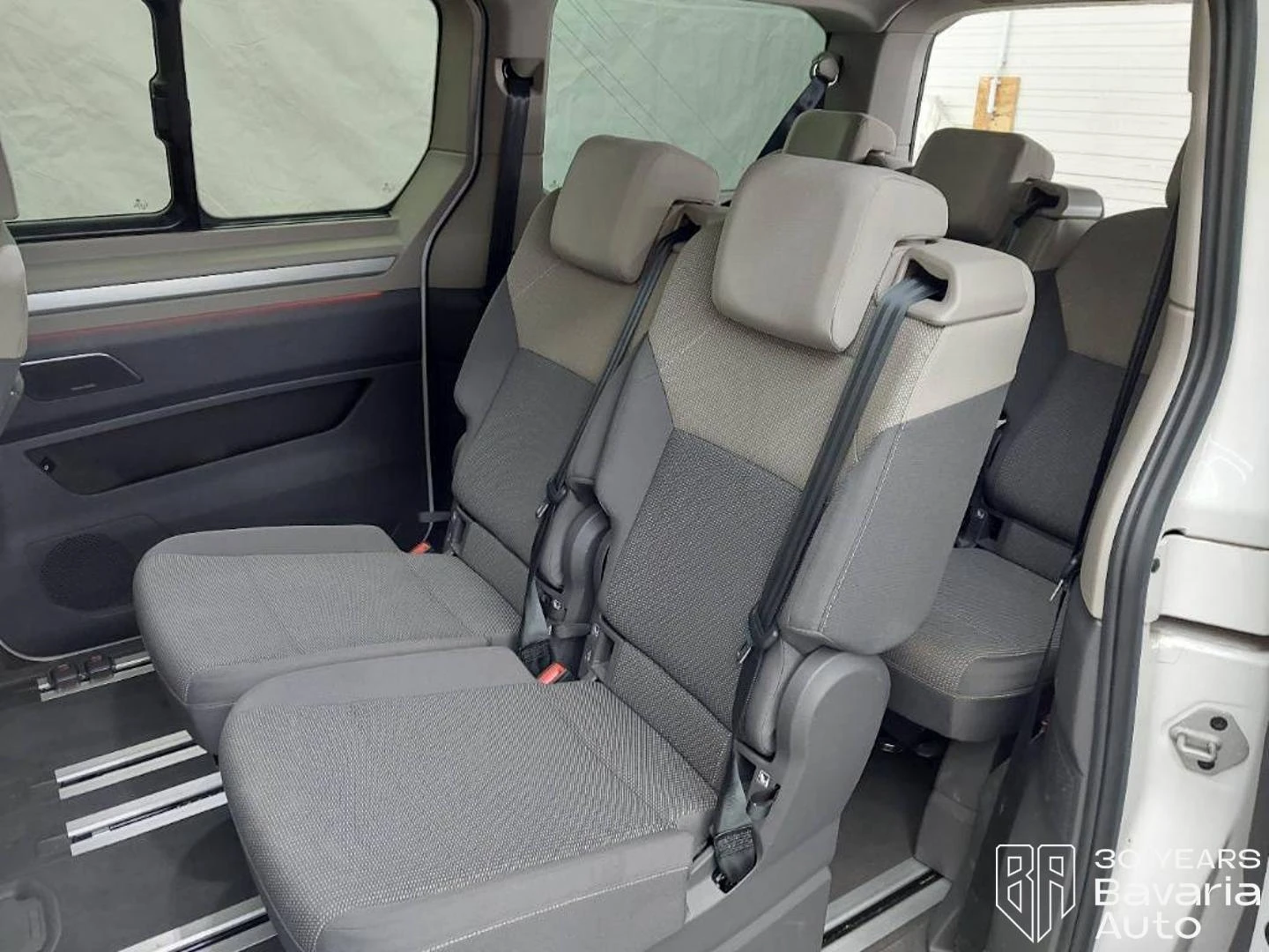 VW Multivan long Edition DSG Easy Open Basic, снимка 7 - Автомобили и джипове - 56135226