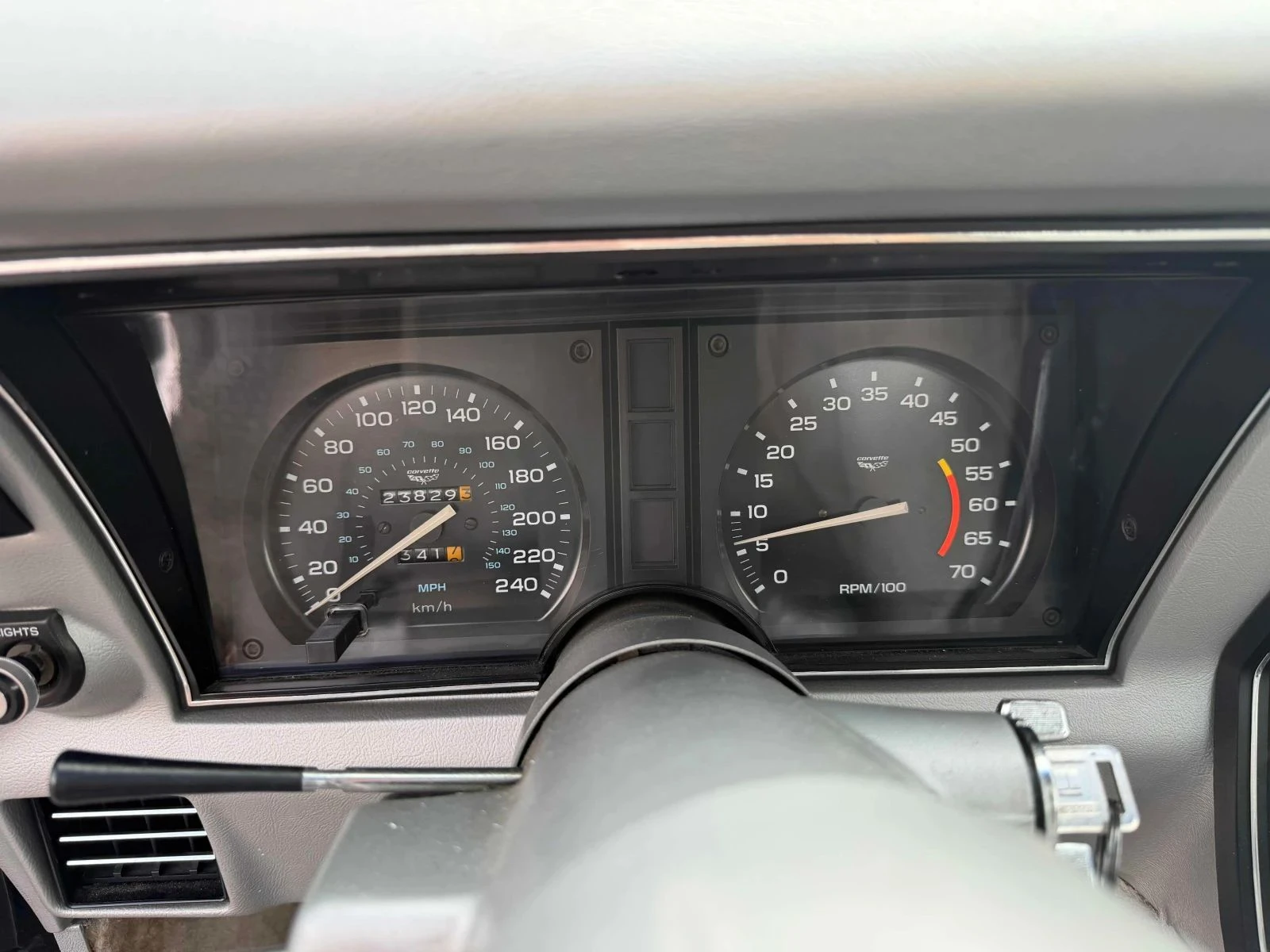 Chevrolet Corvette, снимка 12 - Автомобили и джипове - 56684703