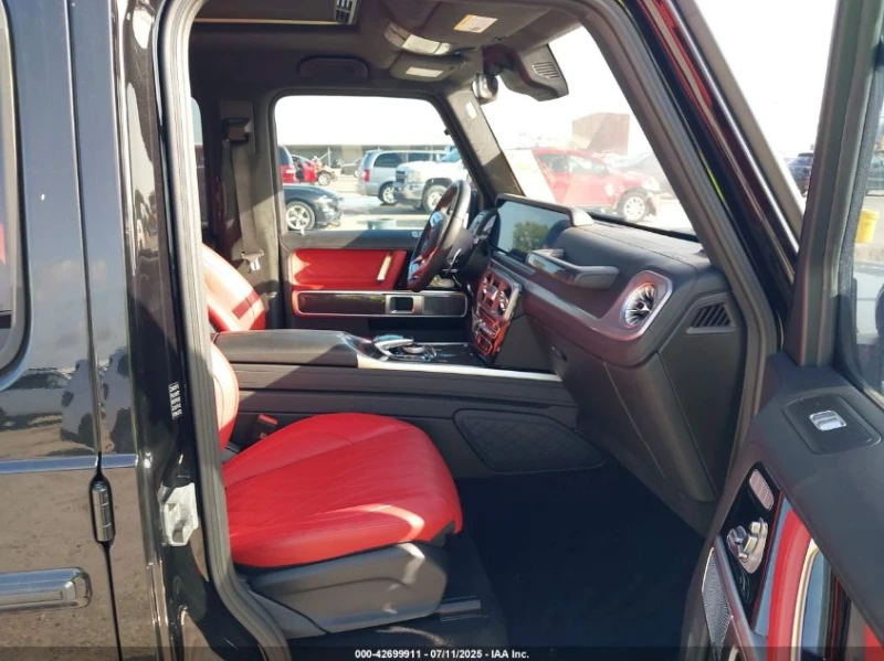 Mercedes-Benz G 63 AMG 4.0L V-8 DI, DOHC, VVT, TURBO, 577HP All Wheel, снимка 10 - Автомобили и джипове - 52705687