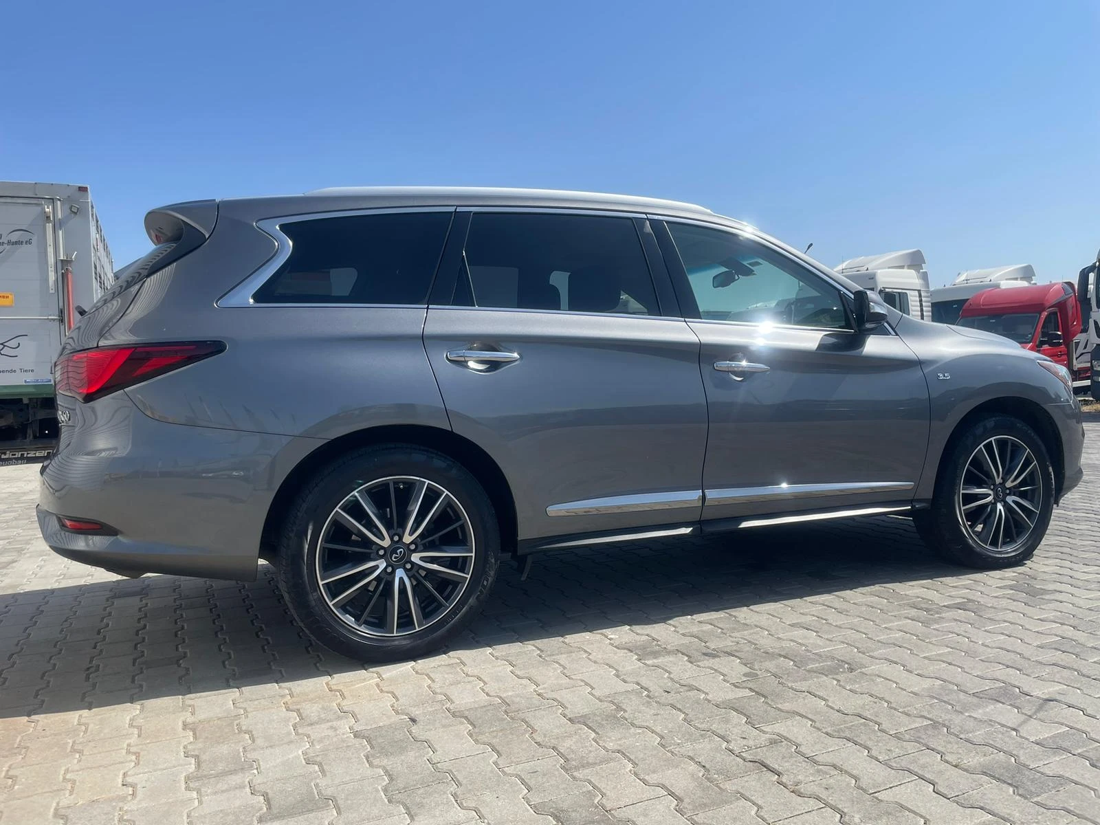 Infiniti QX60  - изображение 4