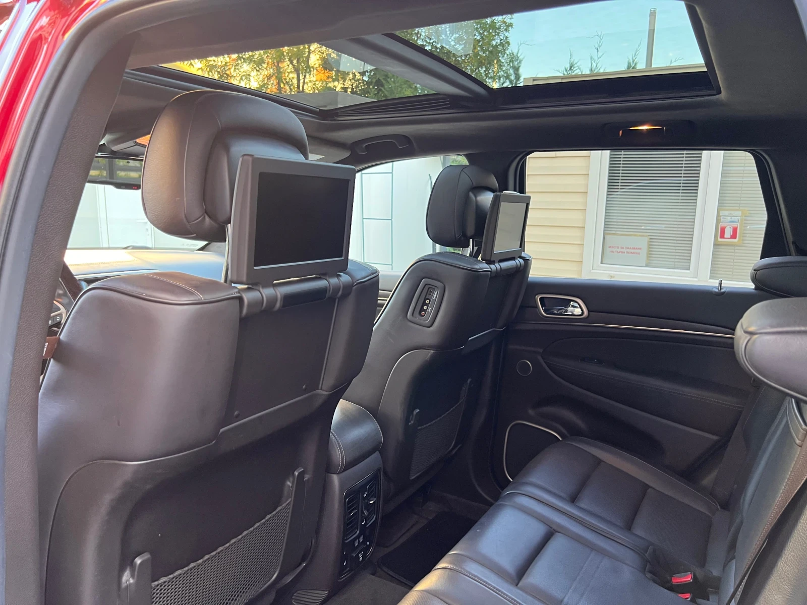 Jeep Grand cherokee SUMMIT - Панорама - ТВ - Обдух - Подгрев - Keyless - изображение 9