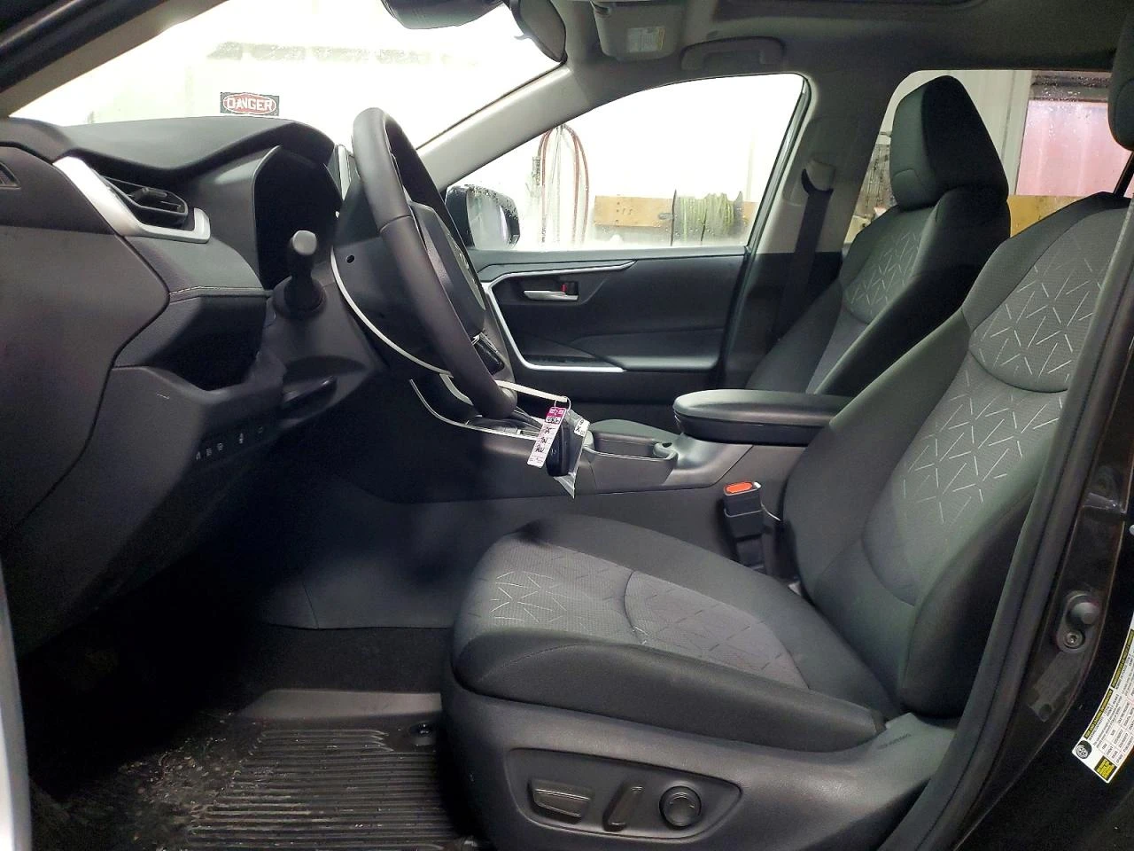 Toyota Rav4 XLE - изображение 7