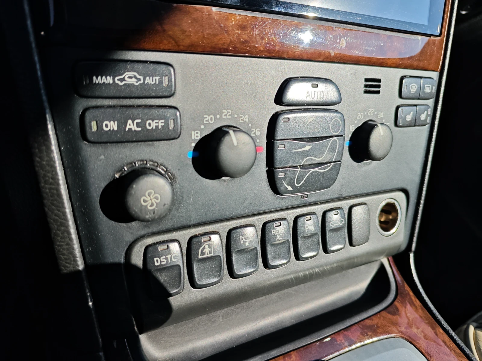 Volvo Xc90 4.4 V8 Executive, снимка 17 - Автомобили и джипове - 53712054