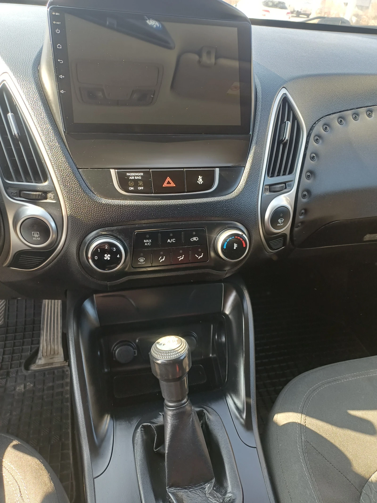 Hyundai IX35 Бензин-Газ, снимка 11 - Автомобили и джипове - 53746235