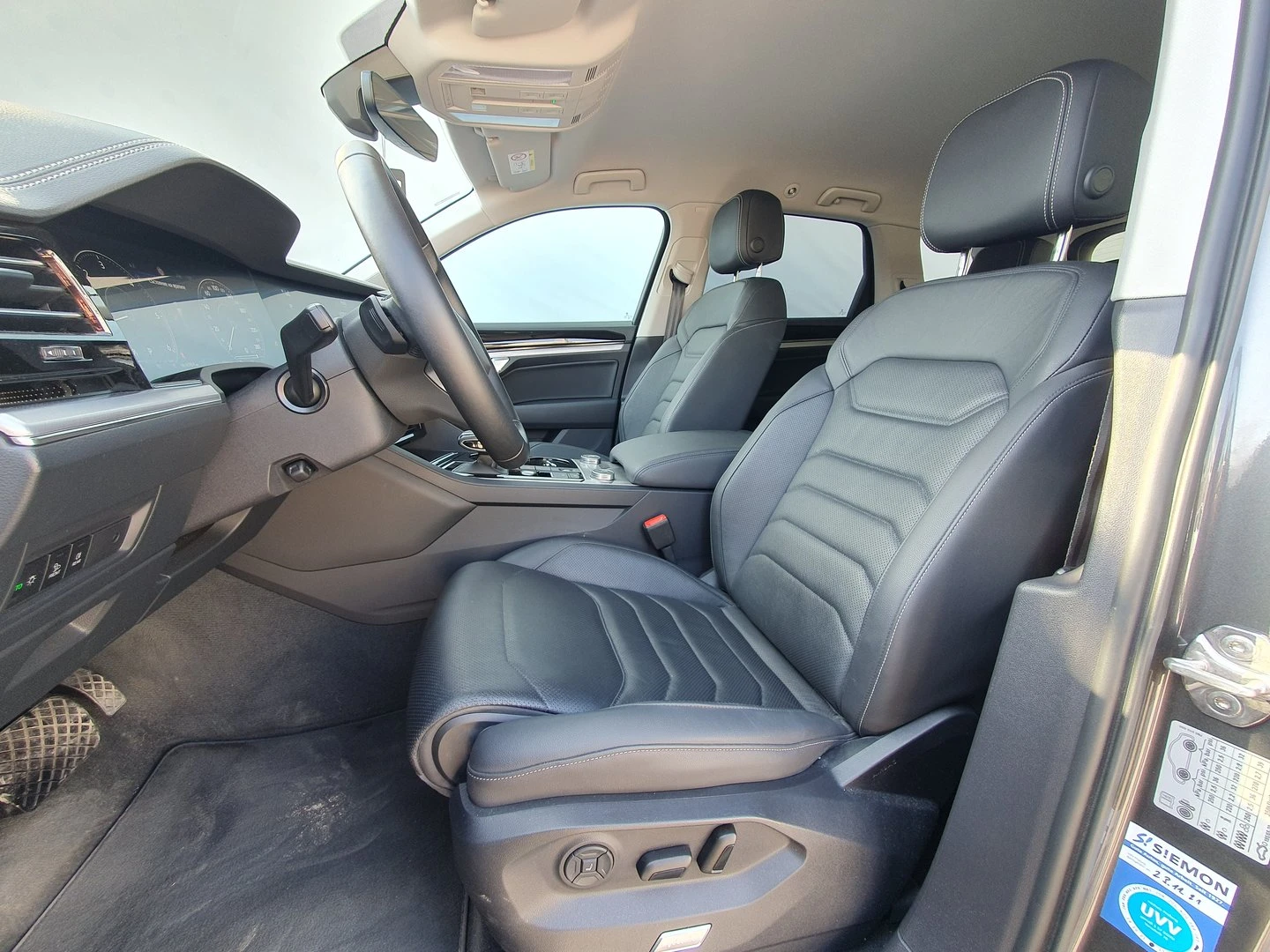 VW Touareg, снимка 4 - Автомобили и джипове - 54682050