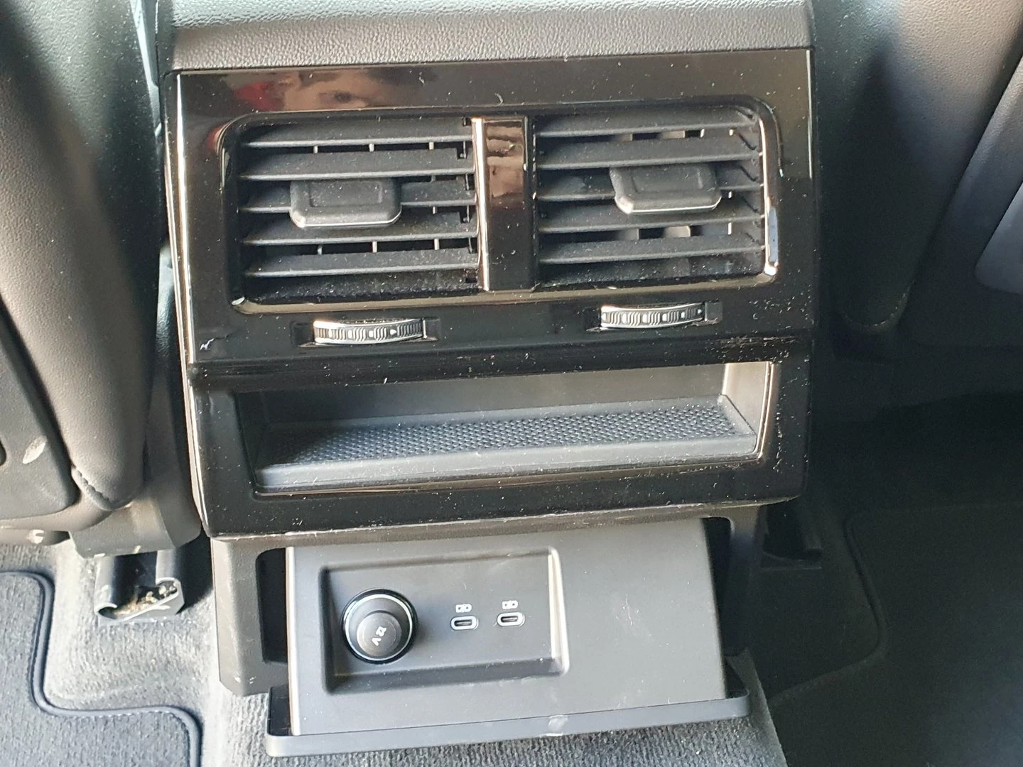 VW Touareg, снимка 17 - Автомобили и джипове - 54682050