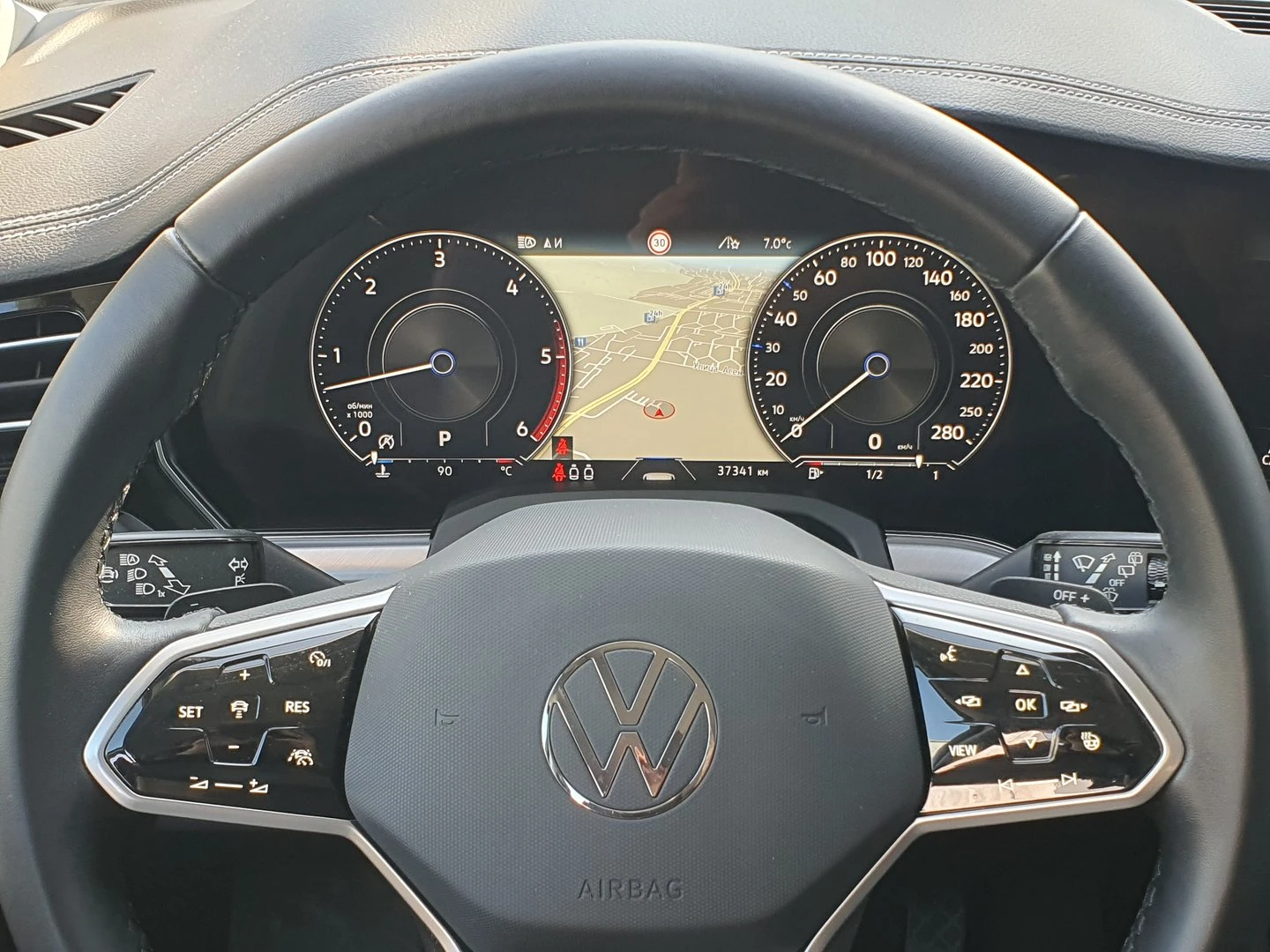 VW Touareg, снимка 7 - Автомобили и джипове - 54682050