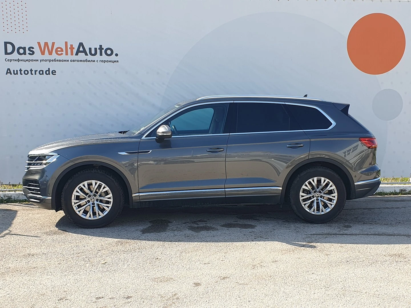 VW Touareg, снимка 2 - Автомобили и джипове - 54682050