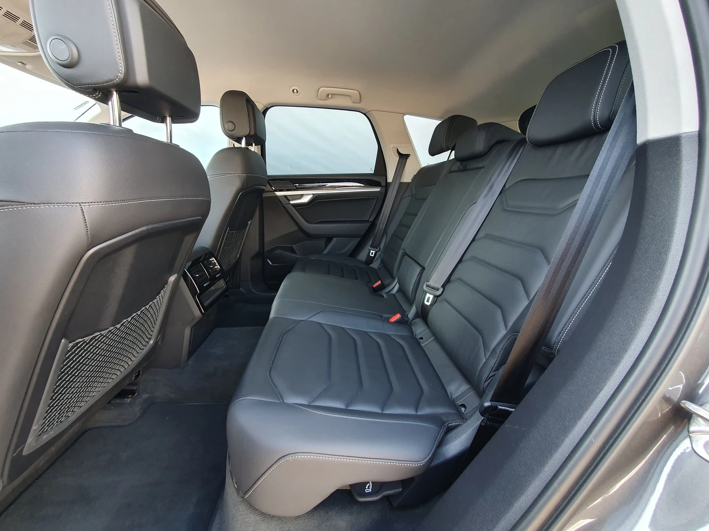VW Touareg, снимка 5 - Автомобили и джипове - 54682050