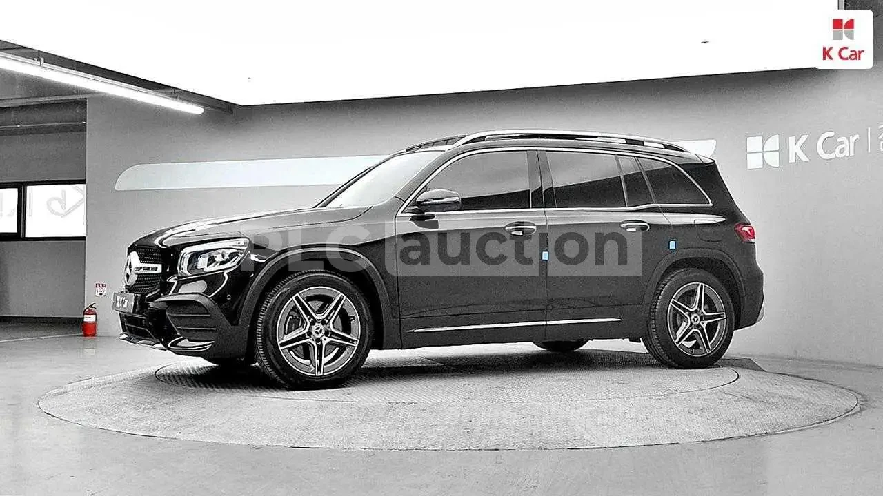 Mercedes-Benz GLB 250 4MATIC| DISTRONIC| КАМЕРА| ПОДГРЕВ| ПАНОРАМА, снимка 4 - Автомобили и джипове - 54688964