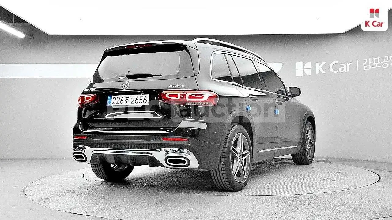 Mercedes-Benz GLB 250 4MATIC| DISTRONIC| КАМЕРА| ПОДГРЕВ| ПАНОРАМА, снимка 3 - Автомобили и джипове - 54688964