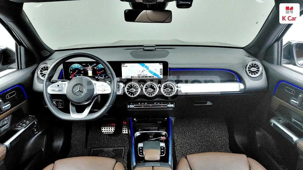 Mercedes-Benz GLB 250 4MATIC| DISTRONIC| КАМЕРА| ПОДГРЕВ| ПАНОРАМА, снимка 2 - Автомобили и джипове - 54688964