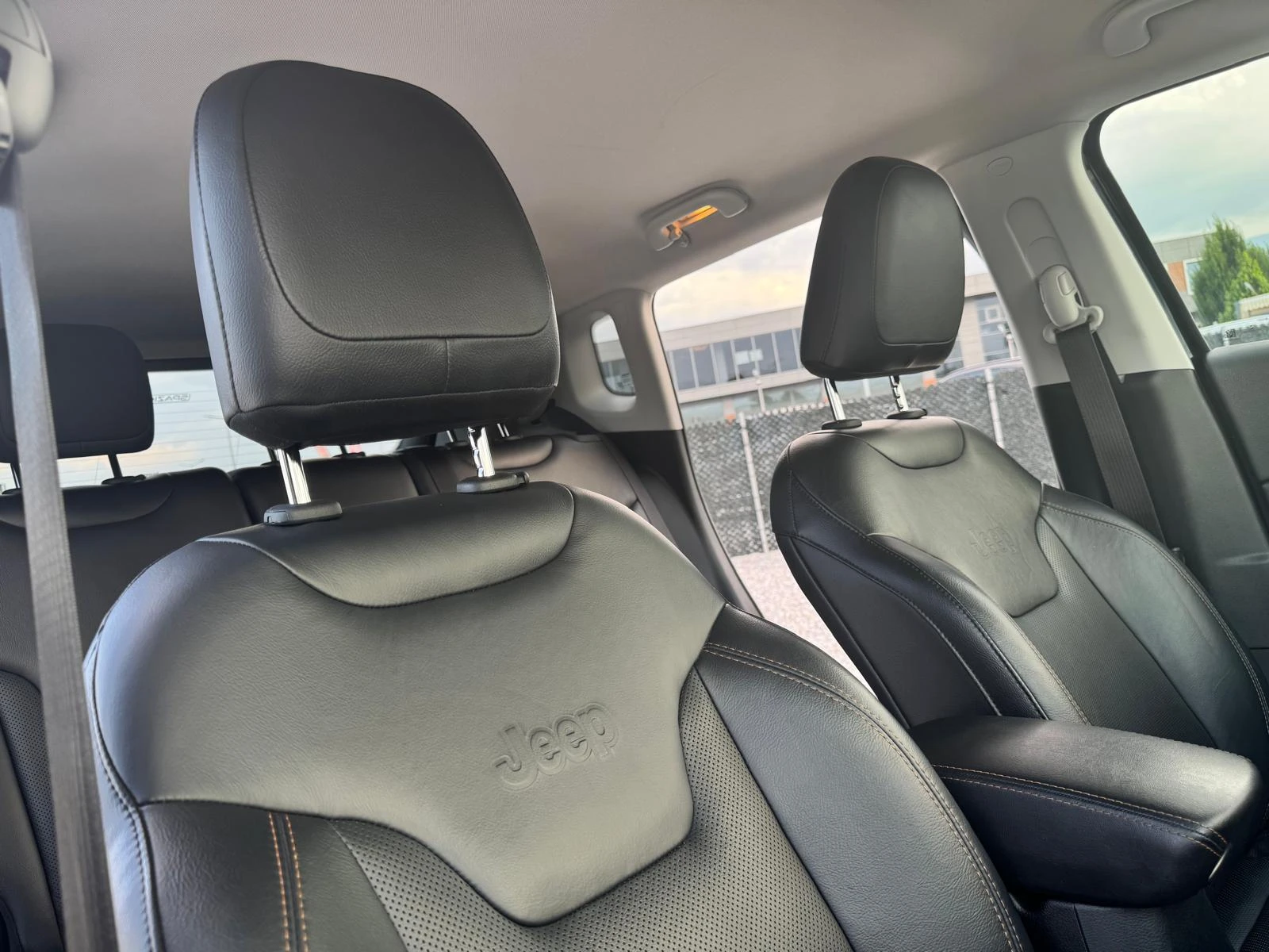 Jeep Compass 4x4 LIMITED 120 000KM, снимка 13 - Автомобили и джипове - 55168951
