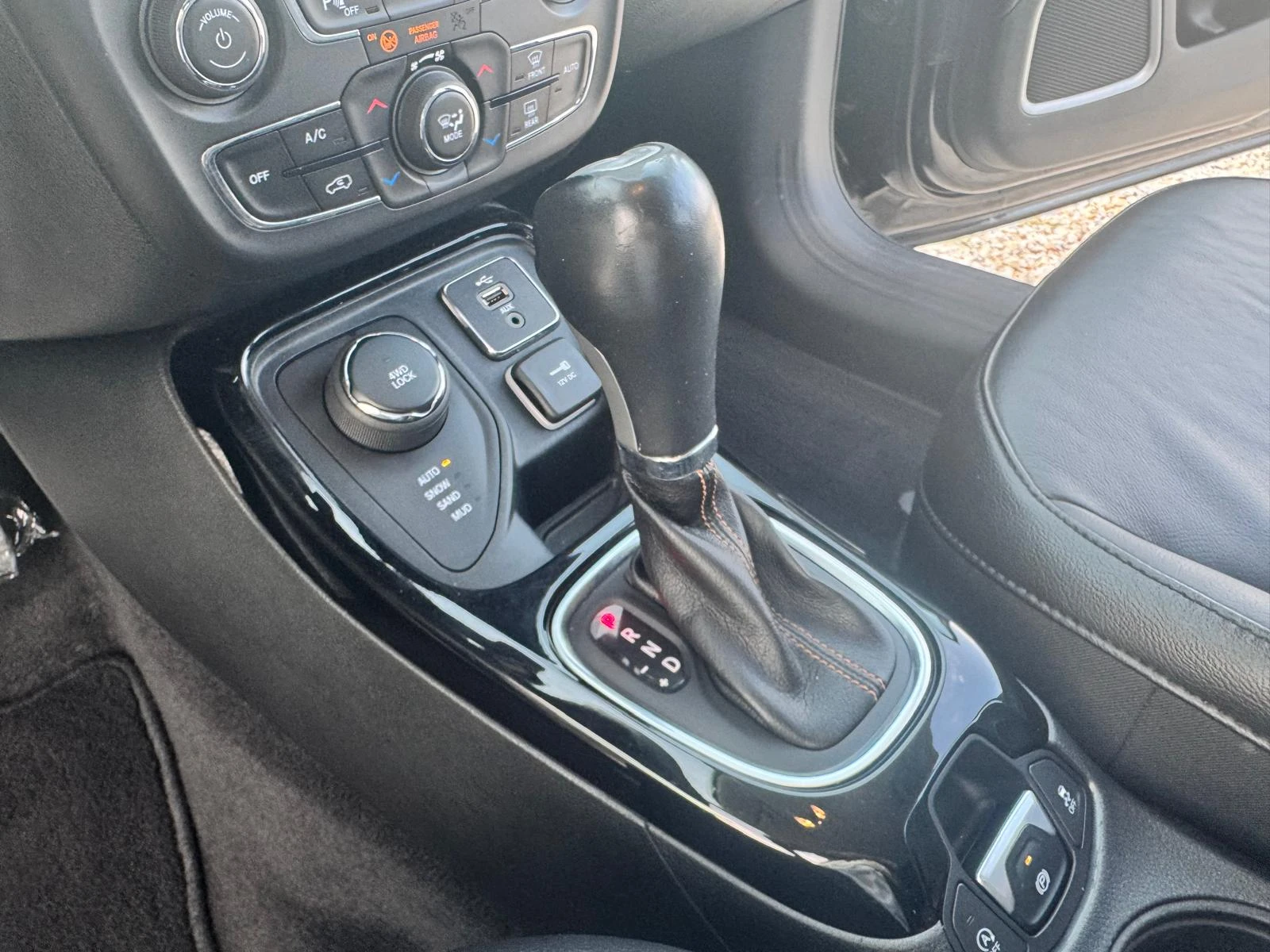 Jeep Compass 4x4 LIMITED 120 000KM, снимка 11 - Автомобили и джипове - 55168951