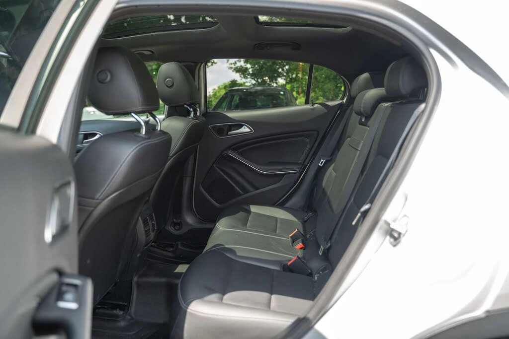 Mercedes-Benz GLA 250, снимка 16 - Автомобили и джипове - 55459125