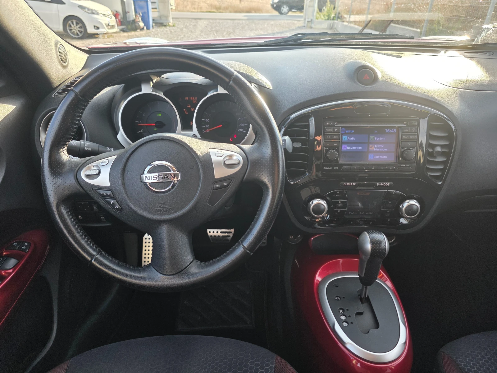 Nissan Juke 1.6 DIG-T-4WD-Automatic-Tekna-190hp, снимка 10 - Автомобили и джипове - 56323787