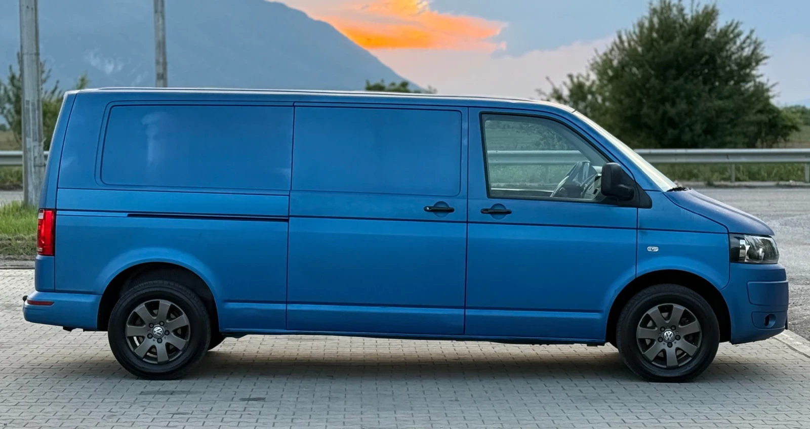 VW Transporter 2.0TDi 140к.с * 4-Motion* * Навигация*  - изображение 8