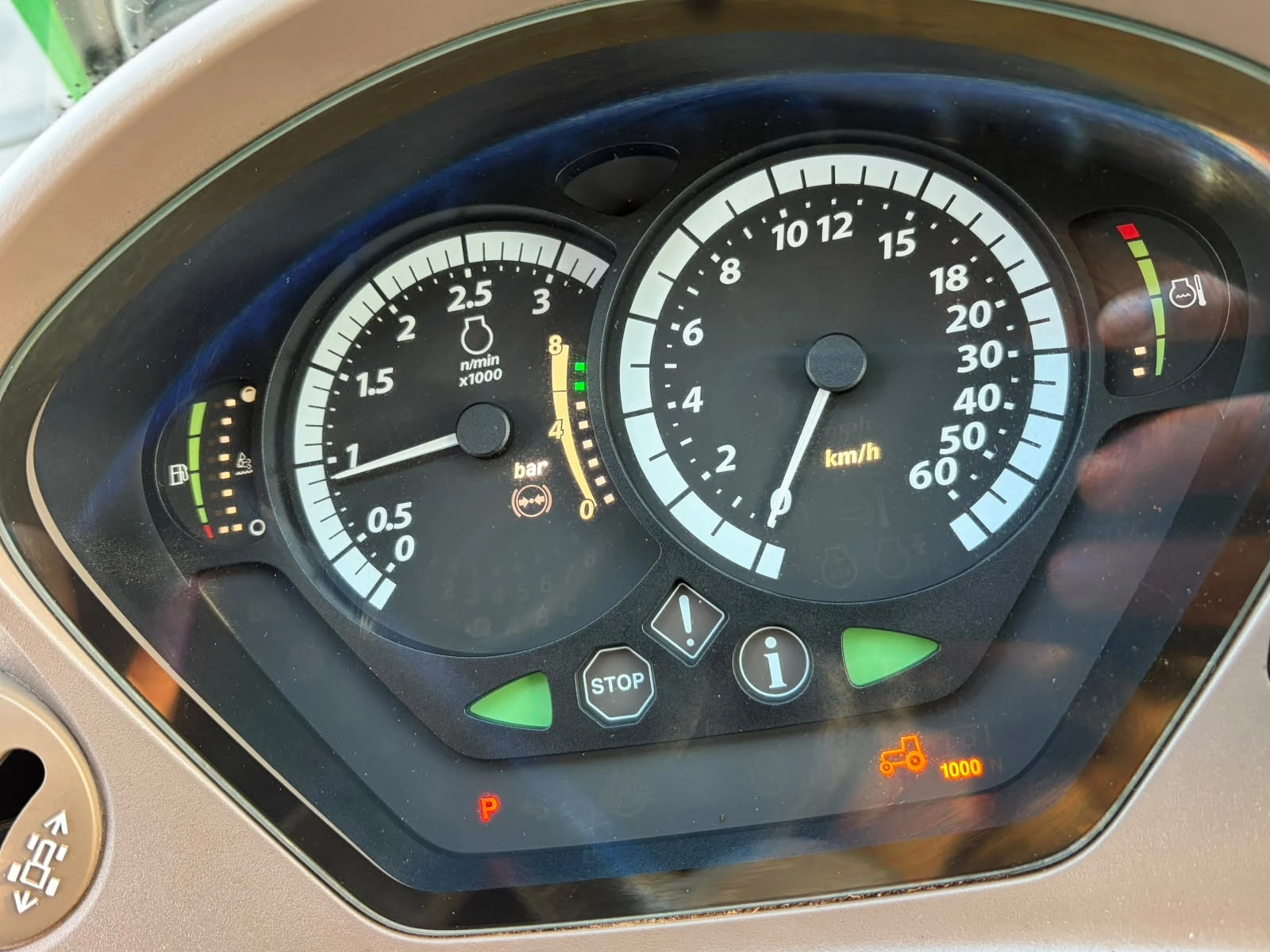 ������� John Deere 6215R Auto Trac SF6000 ������ � 20% ������  | Mobile.bg � ����������� 12