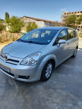 Обява за продажба на Toyota Corolla verso 2.2 d4-d  136 k.c и чип ~8 000 лв. - изображение 1