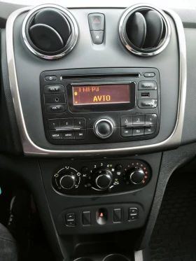 Dacia Sandero 1.2, снимка 10 - Автомобили и джипове - 53173972