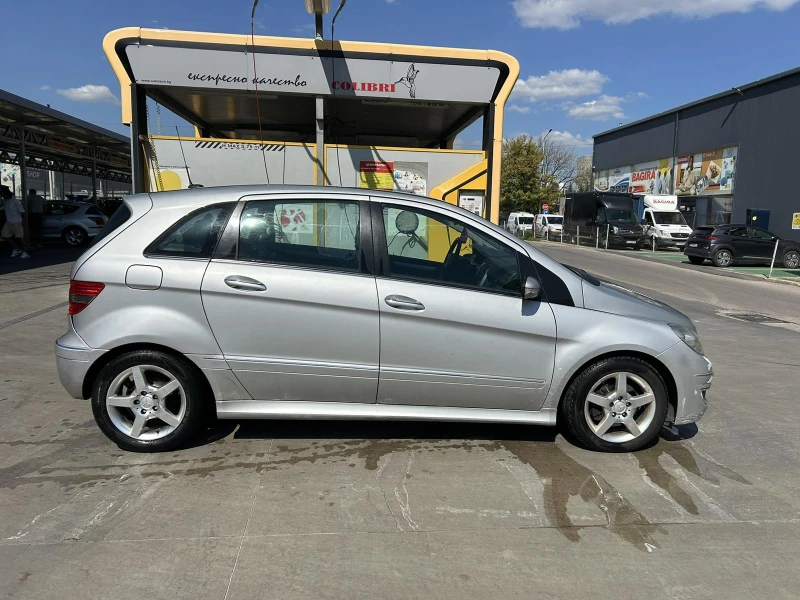 Mercedes-Benz B 180, снимка 1 - Автомобили и джипове - 47357617