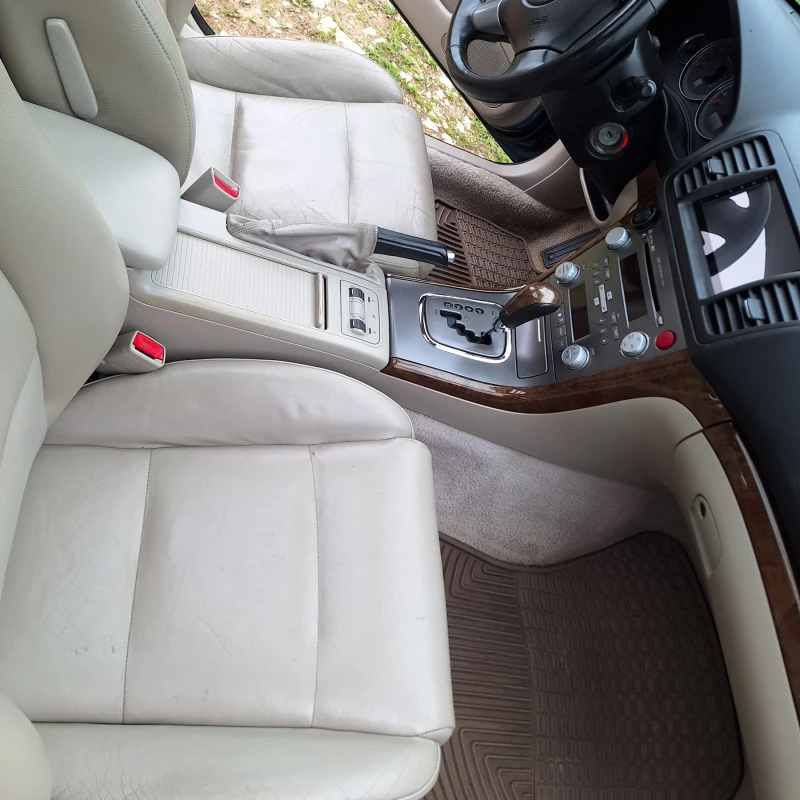 Subaru Outback 2.5 бензин + газ, снимка 12 - Автомобили и джипове - 52347738