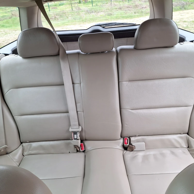 Subaru Outback 2.5 бензин + газ, снимка 15 - Автомобили и джипове - 52347738