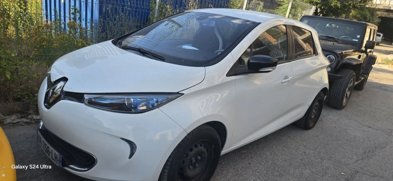 Renault Zoe, снимка 14 - Автомобили и джипове - 52251397