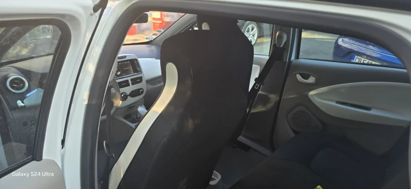 Renault Zoe, снимка 11 - Автомобили и джипове - 52251397