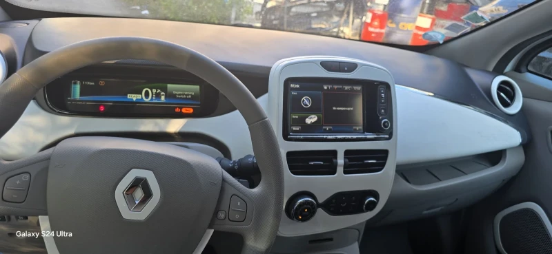 Renault Zoe, снимка 10 - Автомобили и джипове - 52251397