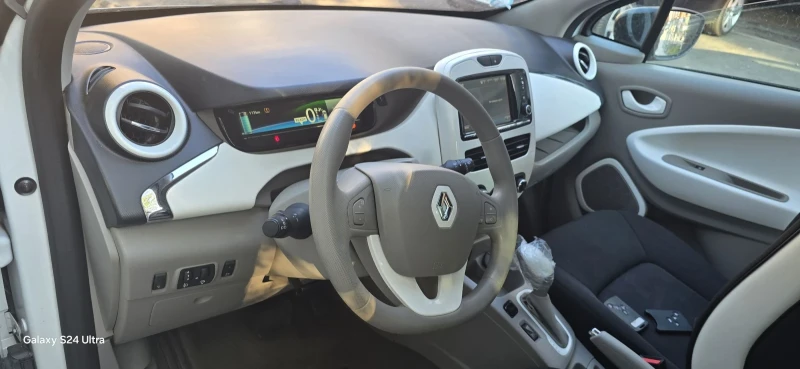 Renault Zoe, снимка 7 - Автомобили и джипове - 52251397