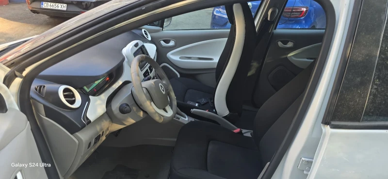 Renault Zoe, снимка 4 - Автомобили и джипове - 52251397