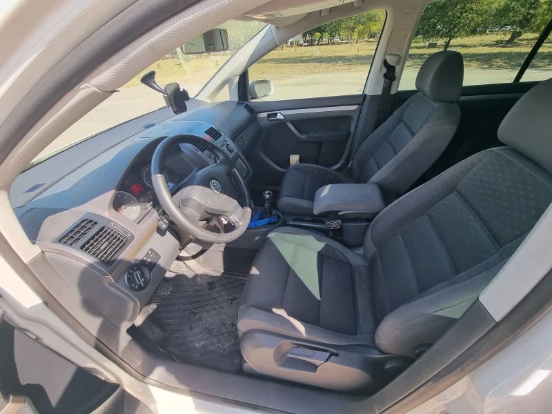 VW Touran 2.0i Метан, снимка 7 - Автомобили и джипове - 51787096