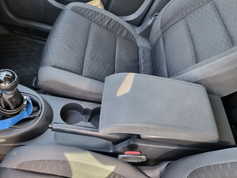 VW Touran 2.0i Метан, снимка 12 - Автомобили и джипове - 51787096