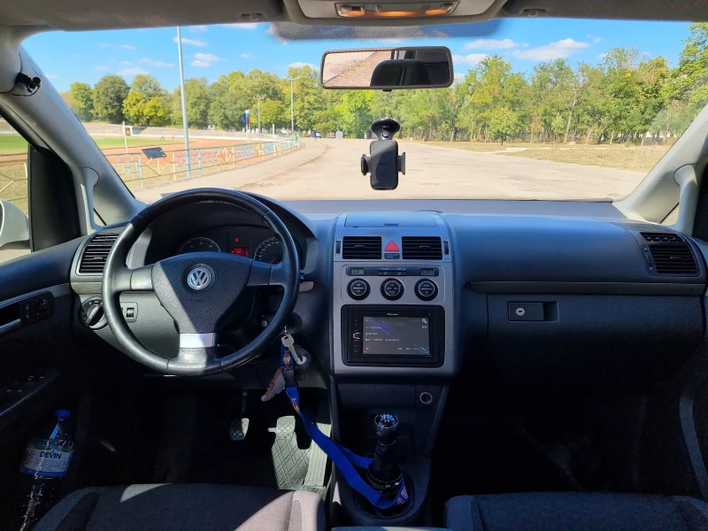 VW Touran 2.0i Метан, снимка 8 - Автомобили и джипове - 51787096