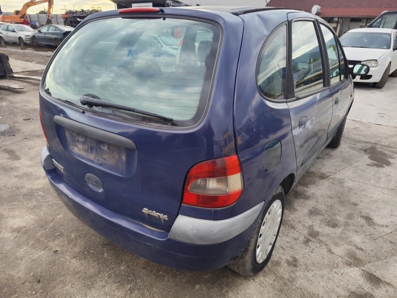 Renault Scenic 1.6, снимка 3 - Автомобили и джипове - 52006155