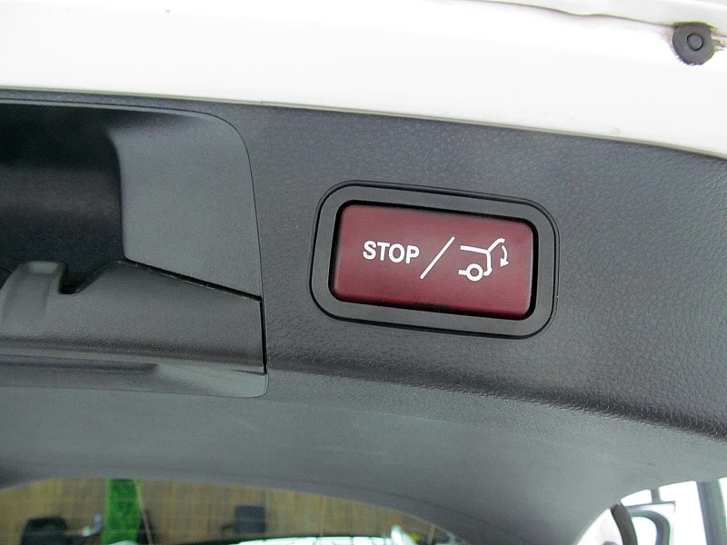 Mercedes-Benz C 220 AMG/PANORAMA/START STOP/СОБСТВЕН ЛИЗИНГ, снимка 12 - Автомобили и джипове - 52209991