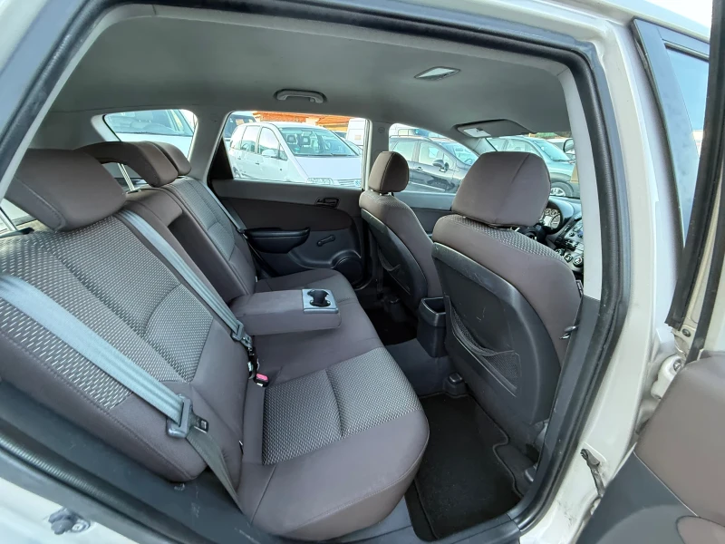 Hyundai I30 1.6CRDI ЛИЗИНГ, снимка 14 - Автомобили и джипове - 52221594