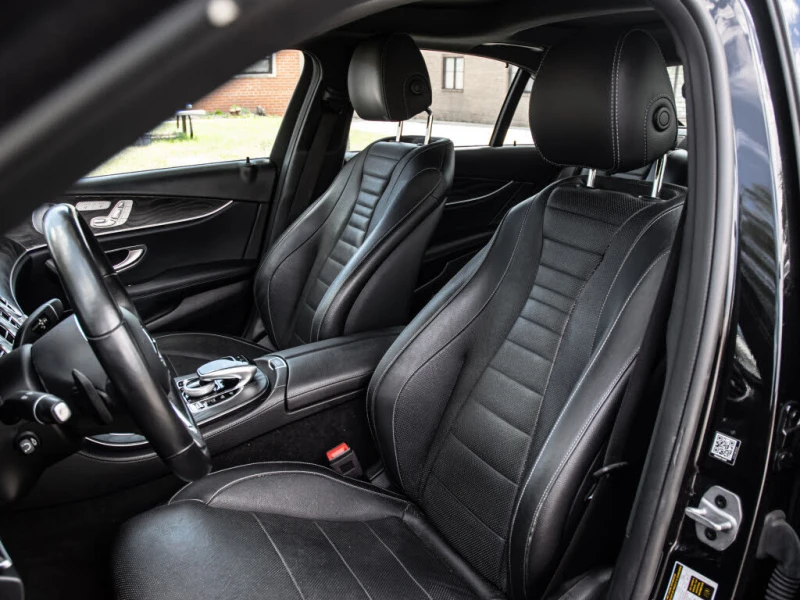 Mercedes-Benz E 450 2019 Mercedes-Benz E-Class E 450 4MATIC Sedan AWD, снимка 8 - Автомобили и джипове - 53138435